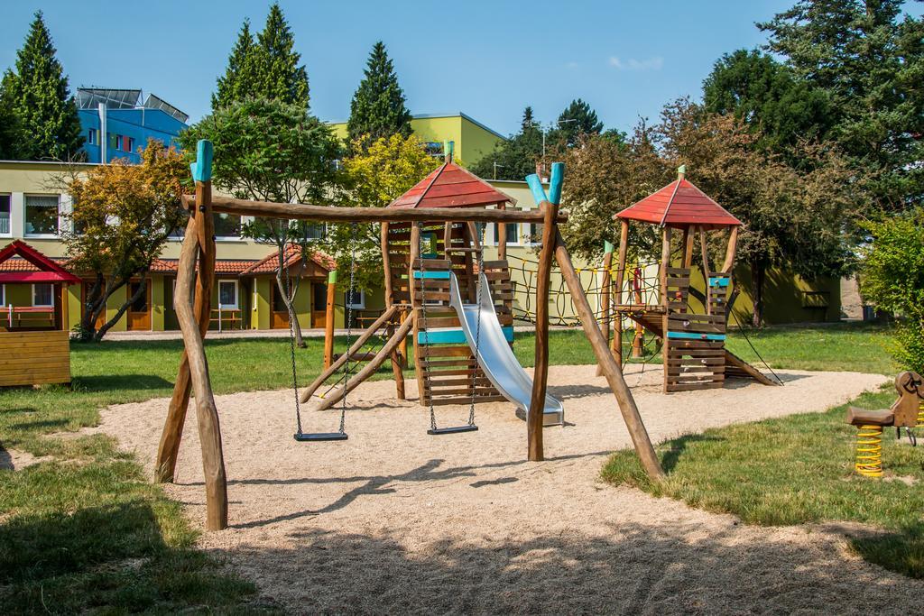 Penzion V Parku Чейковице Экстерьер фото