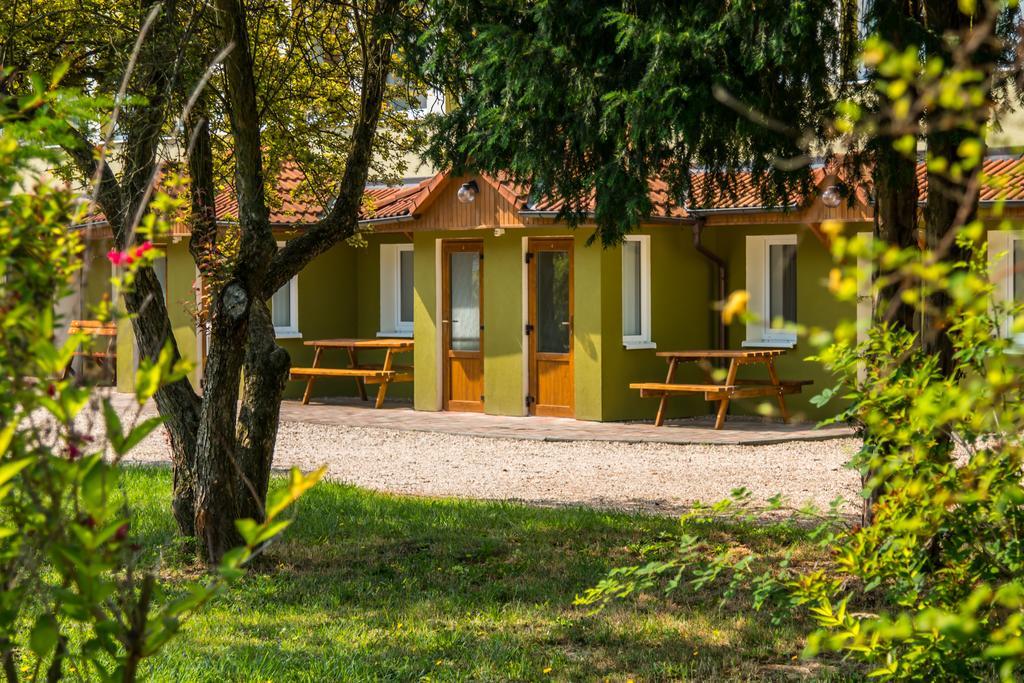 Penzion V Parku Чейковице Экстерьер фото